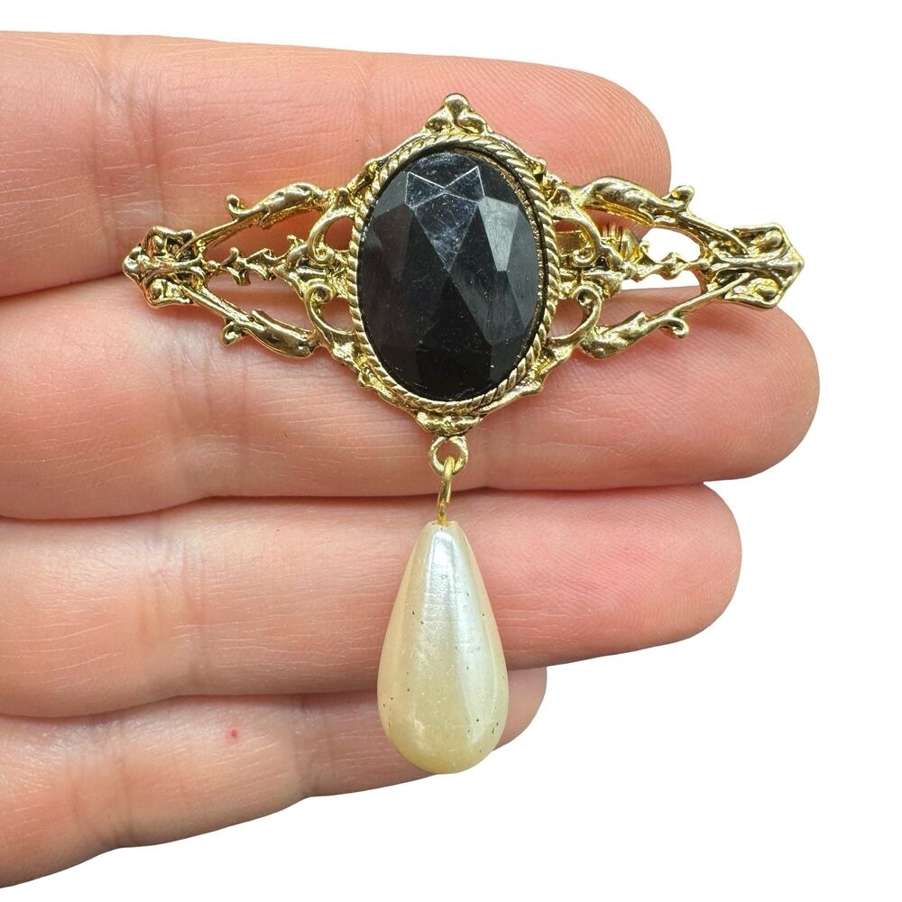 Vintage Jewelry Victorian brooch Black faux stone with faux pearl charm
